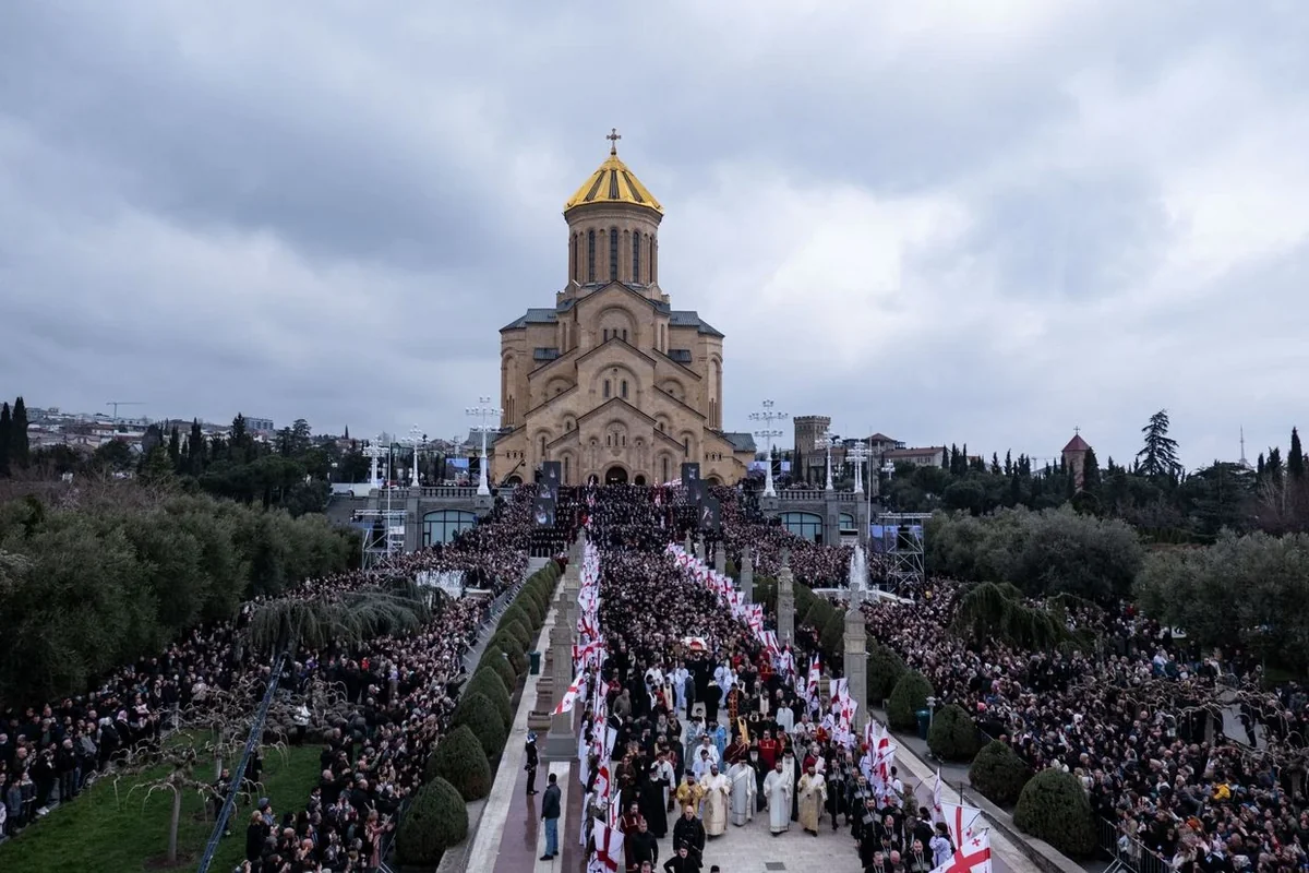 Gürcüstan Patriarxlığına üç əsas namizəd var