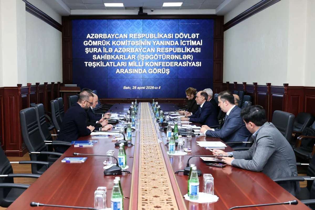 DGK yanında İctimai Şuranın üzvləri sahibkarlarla görüşüb