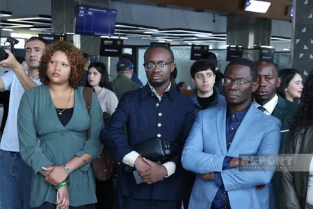Participants of youth forum visit ASAN, DOST service centers in Baku