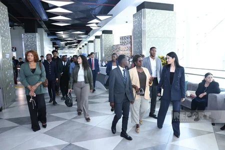 Participants of youth forum visit ASAN, DOST service centers in Baku
