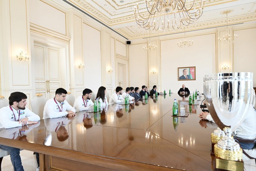 Ильхам Алиев: Рад, что среди медалистов чемпионата Европы по борьбе есть девушки