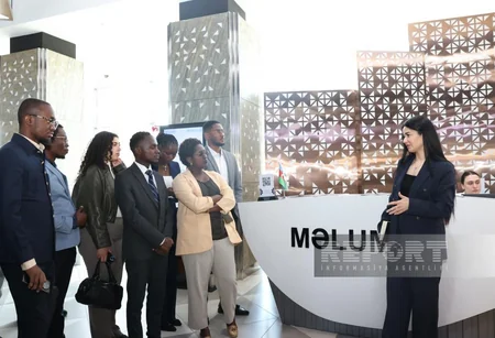 Participants of youth forum visit ASAN, DOST service centers in Baku