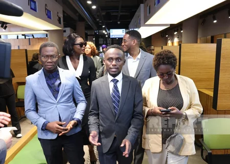 Participants of youth forum visit ASAN, DOST service centers in Baku