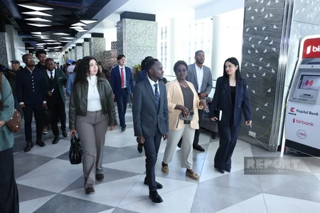 Participants of youth forum visit ASAN, DOST service centers in Baku