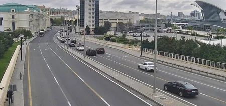 Bakının bir sıra yollarında nəqliyyatın sıxlığı yaranıb