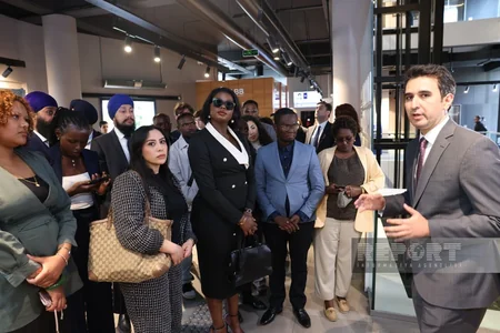Participants of youth forum visit ASAN, DOST service centers in Baku