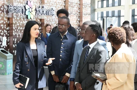 Participants of youth forum visit ASAN, DOST service centers in Baku