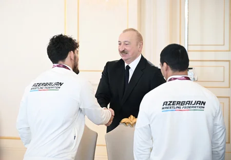 İlham Əliyev Avropa çempionatında komanda hesabında çempion olan güləşçiləri qəbul edib