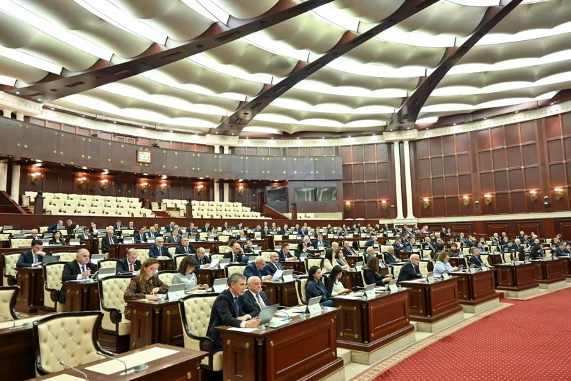 İctimai təhlükə törətməyən aşkar cinayət üzrə məlumata baxılma müddətinin artırılması ilk oxunuşda qəbul edilib