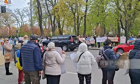 Müharibədə əsir və itkin düşənlərin ailə üzvləri Kiyevdə aksiya keçiriblər