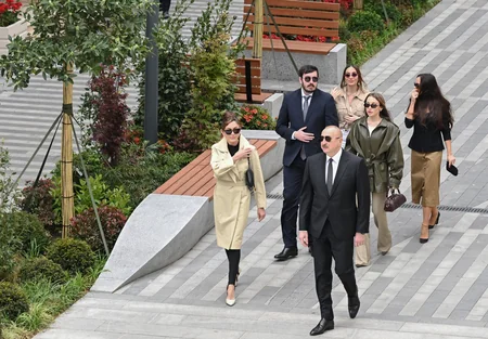 İlham Əliyev Bakının İslam Səfərli küçəsinin yenidənqurmadan sonra açılışında iştirak edib