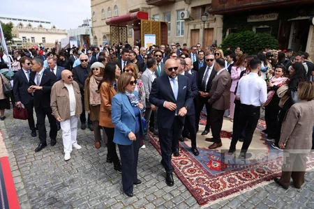 İçərişəhərdə Beynəlxalq Xalça Festivalının açılış mərasimi keçirilib - YENİLƏNİB