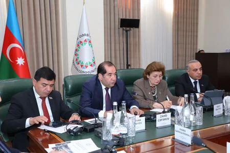 Qərbi Azərbaycan İcmasında qaçqınların qayıdış hüququ ilə bağlı beynəlxalq konfrans keçirilib