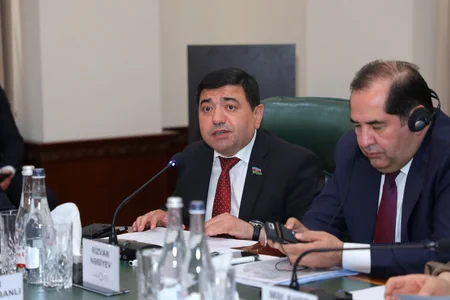 Qərbi Azərbaycan İcmasında qaçqınların qayıdış hüququ ilə bağlı beynəlxalq konfrans keçirilib