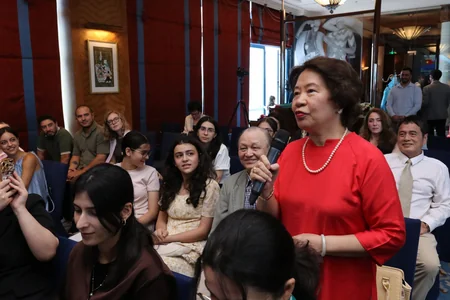 Fuad Muradov Vyetnama səfər edib, Azərbaycan icması ilə görüşüb