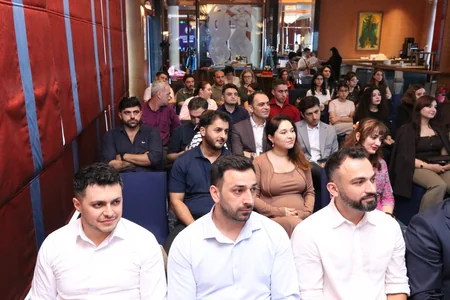 Fuad Muradov Vyetnama səfər edib, Azərbaycan icması ilə görüşüb