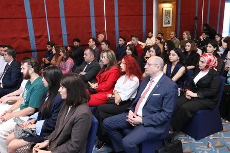 Fuad Muradov Vyetnama səfər edib, Azərbaycan icması ilə görüşüb