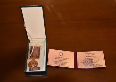 Şəhidin Vətən uğrunda medalı İmişlidə ailəsinə təqdim edilib