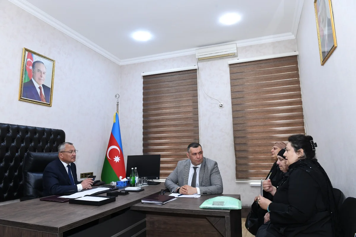 Rövşən Rzayev vətəndaş qəbulu keçirib