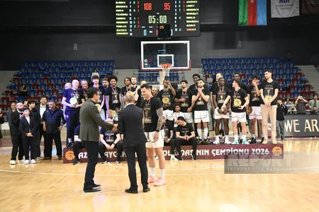 Azərbaycan Basketbol Liqasının qalibi olan Sabaha çempionluq kuboku təqdim edilib