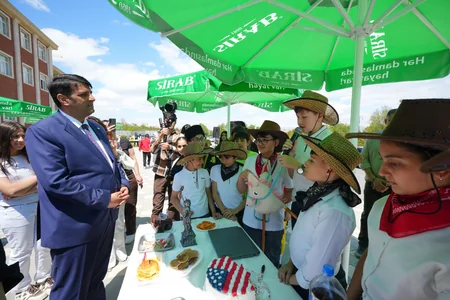 NDU nəzdində Beynəlxalq Kembric Məktəbində Mədəniyyət Festivalı keçirilib