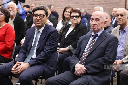 Azərbaycanın əməkdar həkimi Boris Xetaqurovun 50 il futbolda kitabının təqdimatı keçirilib