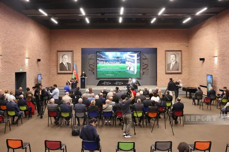 Azərbaycanın əməkdar həkimi Boris Xetaqurovun 50 il futbolda kitabının təqdimatı keçirilib
