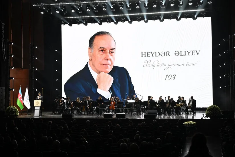 Azərbaycan Həmkarlar İttifaqları Konfederasiyasının təşkilatçılığı ilə Ümummilli Lider Heydər Əliyevin xatirəsinə həsr olunmuş tədbir keçirilib