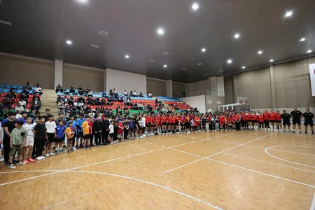 Şahin Bağırov Naxçıvanda yeniyetmə voleybolçularla görüşüb