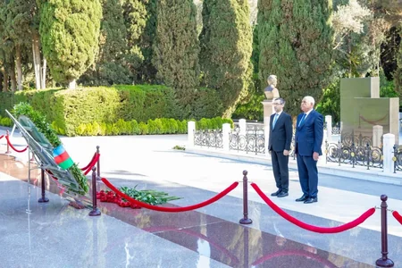 Dövlət Xidmətində Ümummilli Lider Heydər Əliyevə həsr edilən silsilə tədbirlər təşkil olunub