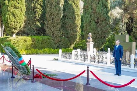 Dövlət Xidmətində Ümummilli Lider Heydər Əliyevə həsr edilən silsilə tədbirlər təşkil olunub