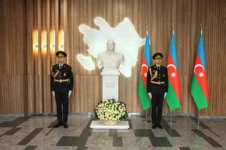 Dövlət Agentliyində Ümummilli Liderin anadan olmasının 103-cü ildönümü ilə bağlı tədbir keçirilib