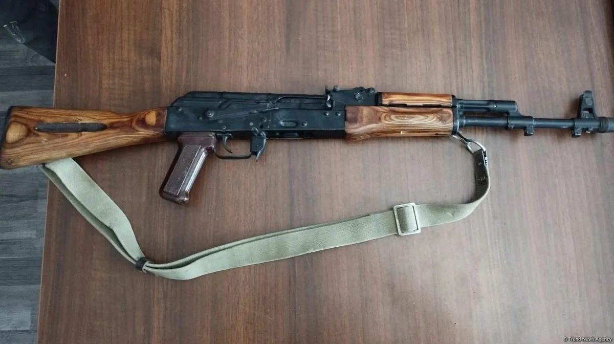 İki gün ərzində qanunsuz saxlanılan 2 avtomat, 1 qumbara aşkarlanıb
