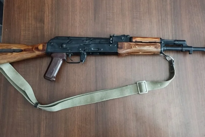 İki gün ərzində qanunsuz saxlanılan 2 avtomat, 1 qumbara aşkarlanıb