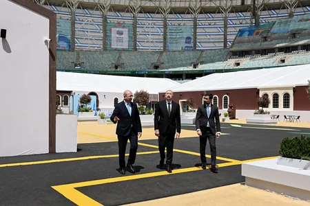 İlham Əliyev Bakı Olimpiya Stadionunun ərazisində WUF13 ilə bağlı görülən işlərlə tanış olub