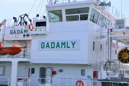 Gadamly ilk quru yük gəmisi Bakı Limanına yanaşıb