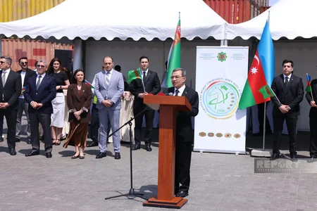 Gadamly ilk quru yük gəmisi Bakı Limanına yanaşıb