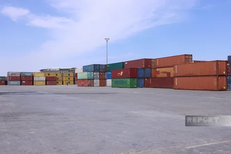 Gadamly ilk quru yük gəmisi Bakı Limanına yanaşıb