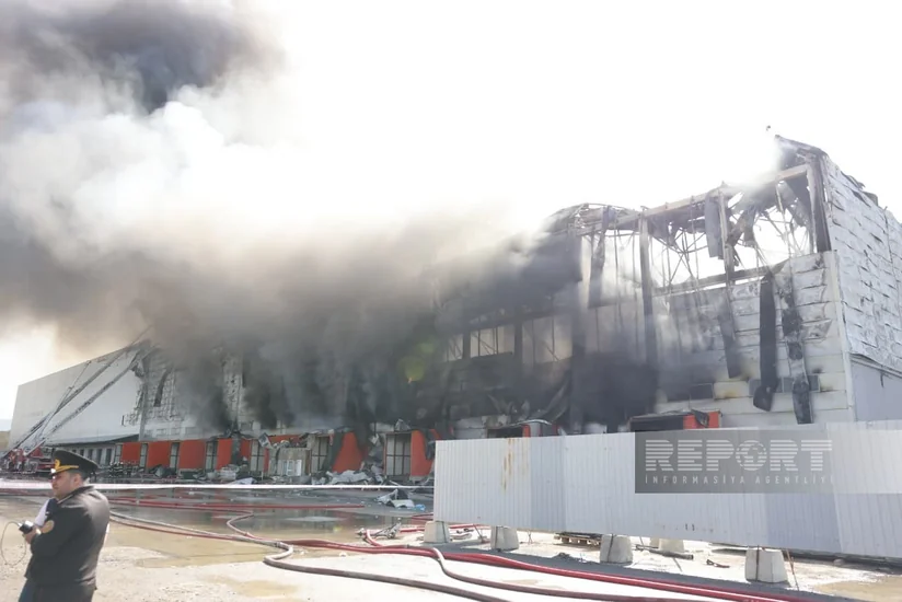 Two helicopters engaged in extinguishing warehouse fire in Lokbatan - UPDATED-7