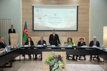 Baku hosts roundtable on mining and urban planning