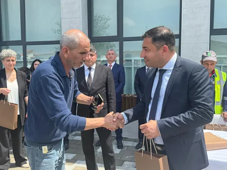 Köç karvanı Cəbrayılın Şükürbəyli kəndinə çatıb, açarlar təqdim edilib - YENİLƏNİB-2