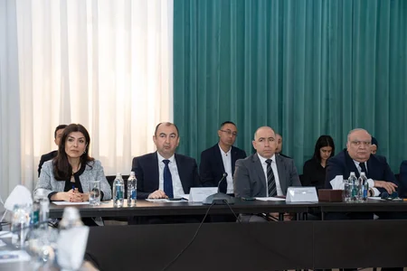 Baku hosts roundtable on mining and urban planning