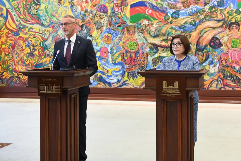 Raši invites Azerbaijani parliament speaker to Bratislava