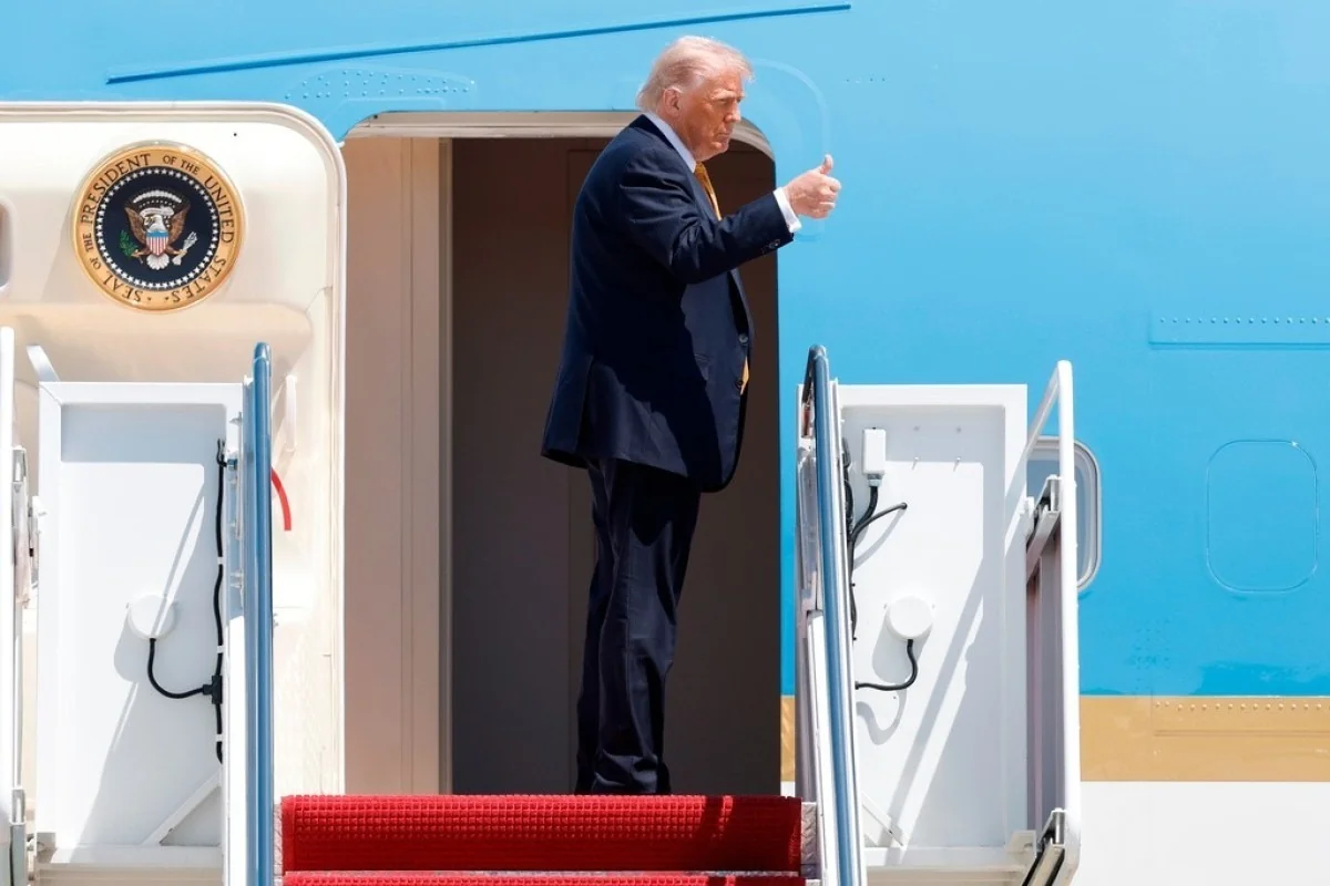 Trump lands in China