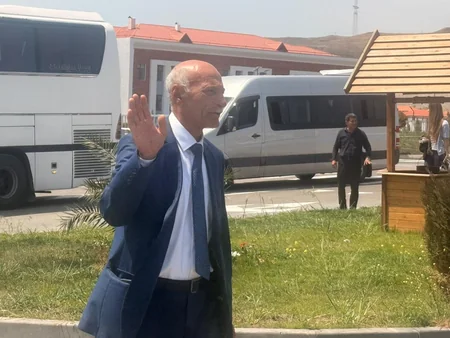 Köç karvanı Cəbrayılın Şükürbəyli kəndinə çatıb, açarlar təqdim edilib - YENİLƏNİB-2