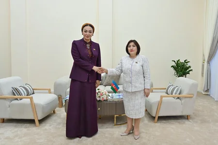 Sahibə Qafarova Buxarada Türkmənistan Məclisinin sədri ilə görüşüb