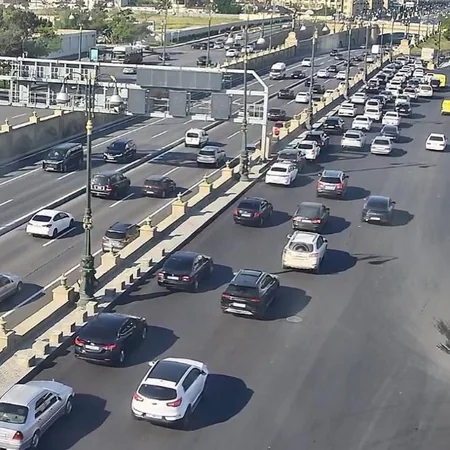 Bakının bir sıra yollarında tıxac yaranıb