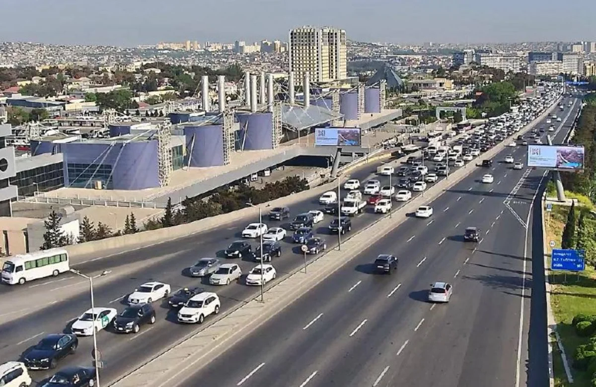Bakıda sıxlıq müşahidə olunan yollar açıqlanıb