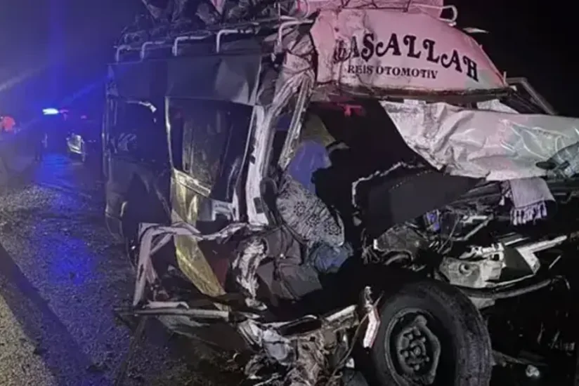 Aksarayda mikroavtobus və yük avtomobili toqquşub, yaralılar var
