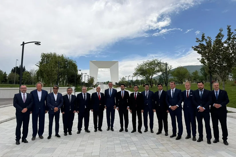 Richard Raši views reconstruction works in Azerbaijan's Khankandi